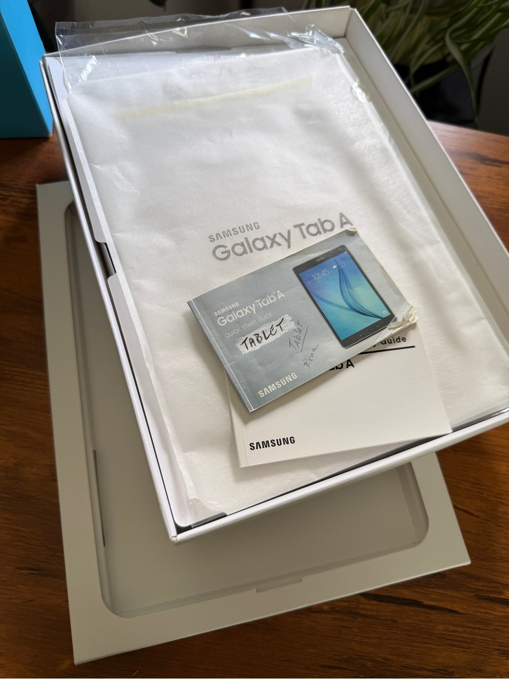 Samsung Galaxy Tab A with Black Smart Cover and Aqua Retail Box BOX ONLY - Picture 4 of 11